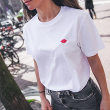 Bild in Galerieansicht laden, T-shirt | Spaghetti lips | unisex
